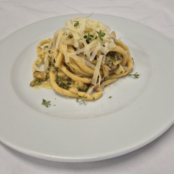 Busiate ai frutti di mare pecorino etimo